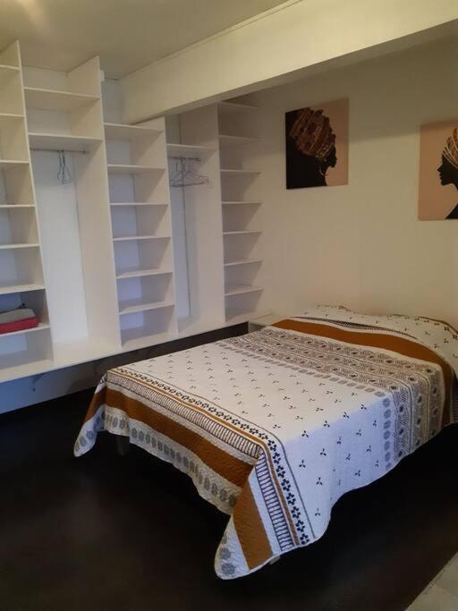 Grand Studio Climatise Avec Haut Debit Et Tv Tnt Фор-де-Франс Экстерьер фото
